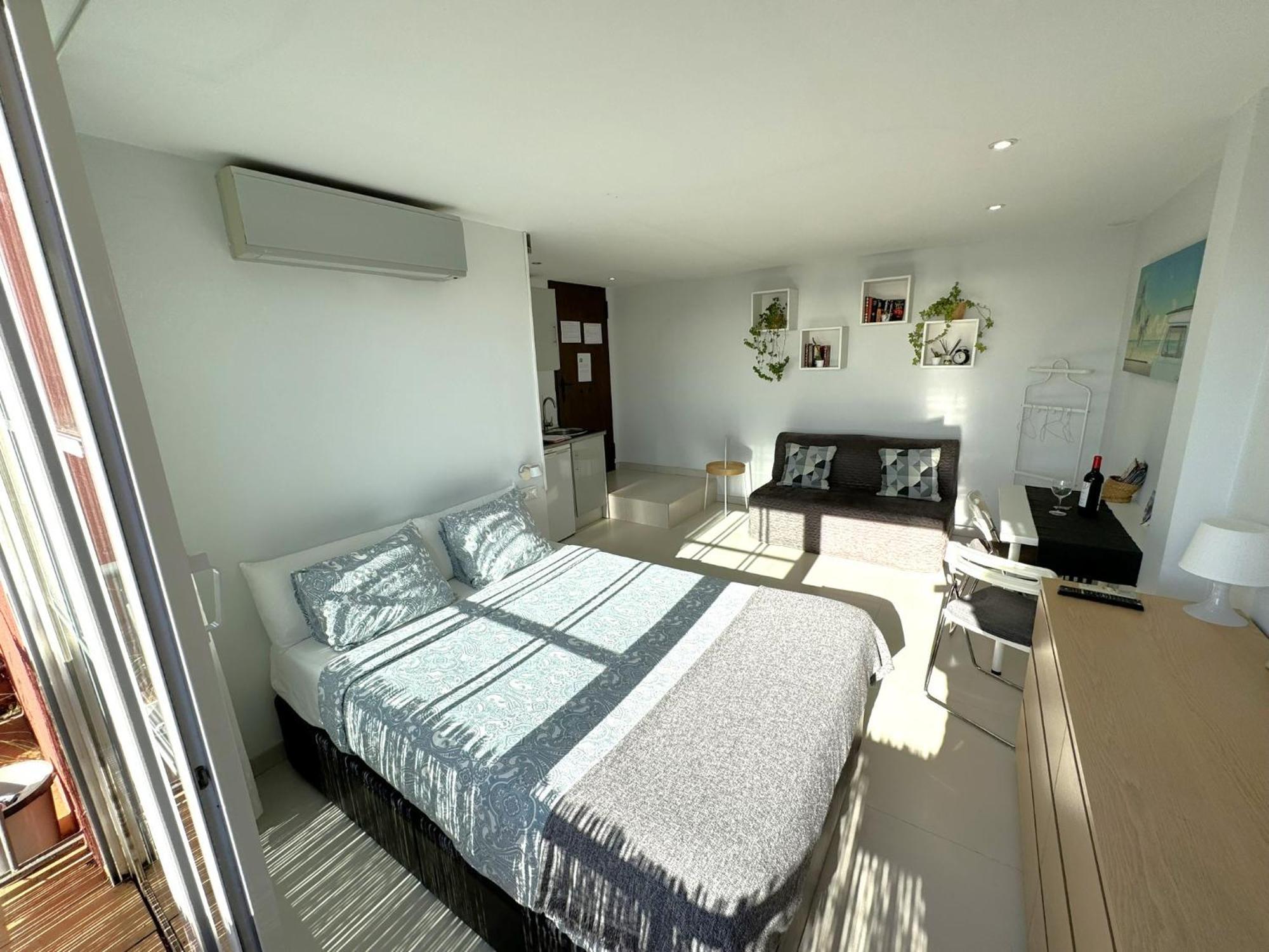 Peaceful Studio With Amazing Sea Views And Free Parking Benalmadena Exterior photo